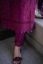 Load image into Gallery viewer, Wine Mirage lawn (2-4 weeks delivery)