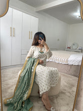 Load image into Gallery viewer, Defective Mint (Immediate Dispatch)