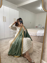 Load image into Gallery viewer, Defective Mint (Immediate Dispatch)