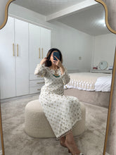 Load image into Gallery viewer, Defective Mint (Immediate Dispatch)