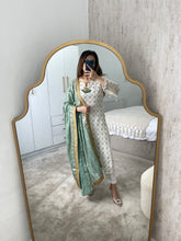 Load image into Gallery viewer, Defective Mint (Immediate Dispatch)