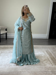 Sheesha silk suit with Gota work and embroidery and silk pleated lehenga and cotton net duppata. Party wear. Asian wedding suit.
