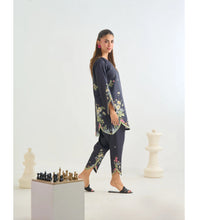 Load image into Gallery viewer, Full suit black swan (2-4 weeks delivery)