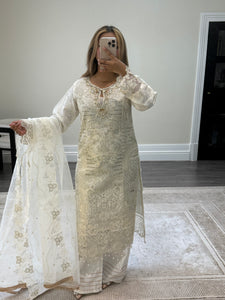 White baroque inspired organza suit with embellishment and embroidery with organza duppata and trouser. Asian party wear suit.