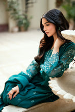 Load image into Gallery viewer, Emerald Empress (3-5 weeks delivery)