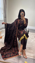 Load image into Gallery viewer, Winter printed dhanak suits with lace details and cheddar duppata. Shirt with trouser and duppata winter prints Asian casual suit (immediate dispatch)
