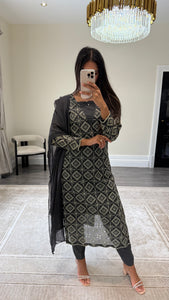 Diamond Chikankari 3 piece suit with crinkle duppata