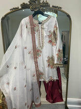 Load image into Gallery viewer, Ethnic inspired silk suit with full sequin embroidery. Wide leg trouser. Khadi net duppata. Fully embroidered party wear Asian suit.