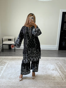 Jacquard printed 2 piece set with shirt and trouser.