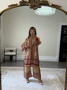 Jacquard printed 2 piece set with shirt and trouser.