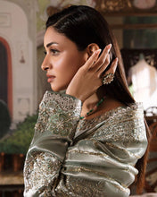 Load image into Gallery viewer, Heer 3 - Piece  (8-10 week’s delivery)