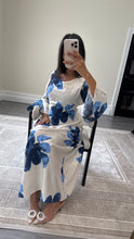Load image into Gallery viewer, Floral print dress size 8-16