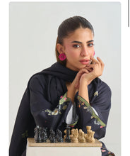 Load image into Gallery viewer, Full suit black swan (2-4 weeks delivery)