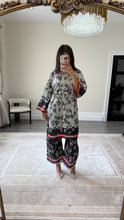 Load image into Gallery viewer, Summer printed lawn 2 piece set