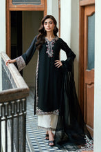Load image into Gallery viewer, Black Swan (3-5 weeks delivery)