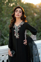 Load image into Gallery viewer, Black Swan (3-5 weeks delivery)