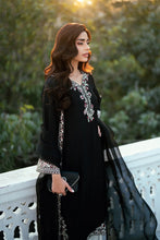 Load image into Gallery viewer, Black Swan (3-5 weeks delivery)
