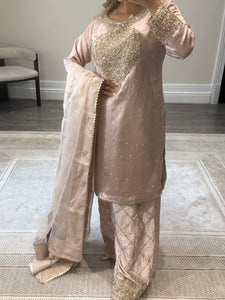 Silk embroidered suit with Gota work and embroidery and silk farshi shalwar and cotton net duppata. Party wear. Asian wedding suit.