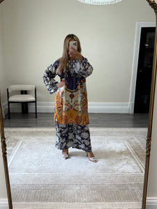 Jacquard printed 2 piece set with shirt and trouser.
