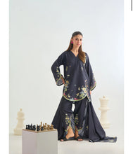 Load image into Gallery viewer, Full suit black swan (2-4 weeks delivery)