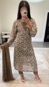 Diamond Chikankari 3 piece suit with crinkle duppata