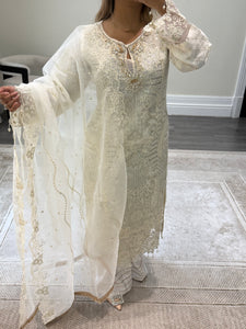 White baroque inspired organza suit with embellishment and embroidery with organza duppata and trouser. Asian party wear suit.