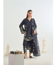 Load image into Gallery viewer, Full suit black swan (2-4 weeks delivery)