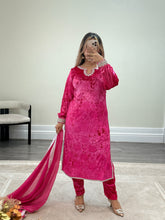 Load image into Gallery viewer, Black/pink velvet embroidered suit with velvet trouser and chiffon duppata