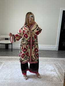Jacquard printed 2 piece set with shirt and trouser.