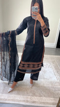 Load image into Gallery viewer, Black lawn embroidered lawn suit with cotton net duppata