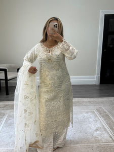 White baroque inspired organza suit with embellishment and embroidery with organza duppata and trouser. Asian party wear suit.