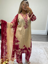 Load image into Gallery viewer, Bella 2 - lawn 3pc Suit (Immediate Dispatch)