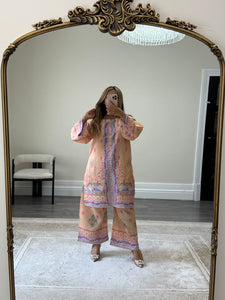 Jacquard printed 2 piece set with shirt and trouser.