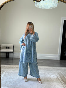 Jacquard printed 2 piece set with shirt and trouser.