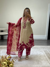 Load image into Gallery viewer, Bella 2 - lawn 3pc Suit (Immediate Dispatch)