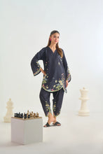 Load image into Gallery viewer, Full suit black swan (2-4 weeks delivery)