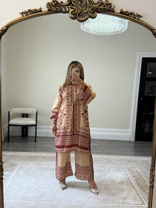 Jacquard printed 2 piece set with shirt and trouser.