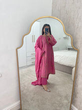 Load image into Gallery viewer, Original Agha Noor suit Pink