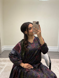 Winter printed lilen suits with lace details and cheddar duppata. Shirt with trouser and duppata winter prints Asian casual suit (immediate dispatch)