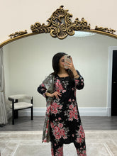 Load image into Gallery viewer, Winter printed lilen suits with lace details and cheddar duppata. Shirt with trouser and duppata winter prints Asian casual suit (immediate dispatch)