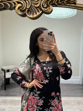 Load image into Gallery viewer, Winter printed lilen suits with lace details and cheddar duppata. Shirt with trouser and duppata winter prints Asian casual suit (immediate dispatch)