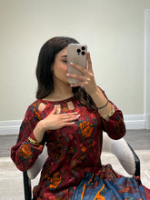 Load image into Gallery viewer, Winter printed lilen suits with lace details and cheddar duppata. Shirt with trouser and duppata winter prints Asian casual suit (immediate dispatch)