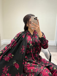 Winter printed lilen suits with lace details and cheddar duppata. Shirt with trouser and duppata winter prints Asian casual suit (immediate dispatch)