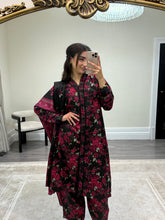 Load image into Gallery viewer, Winter printed lilen suits with lace details and cheddar duppata. Shirt with trouser and duppata winter prints Asian casual suit (immediate dispatch)