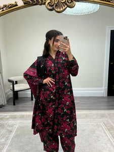 Winter printed lilen suits with lace details and cheddar duppata. Shirt with trouser and duppata winter prints Asian casual suit (immediate dispatch)