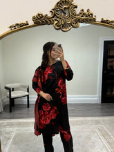 Load image into Gallery viewer, Winter printed lilen suits with lace details and cheddar duppata. Shirt with trouser and duppata winter prints Asian casual suit (immediate dispatch)
