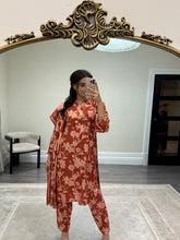 Load image into Gallery viewer, Winter printed lilen suits with lace details and cheddar duppata. Shirt with trouser and duppata winter prints Asian casual suit (immediate dispatch)