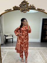 Load image into Gallery viewer, Winter printed lilen suits with lace details and cheddar duppata. Shirt with trouser and duppata winter prints Asian casual suit (immediate dispatch)