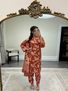 Winter printed lilen suits with lace details and cheddar duppata. Shirt with trouser and duppata winter prints Asian casual suit (immediate dispatch)