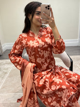 Load image into Gallery viewer, Winter printed lilen suits with lace details and cheddar duppata. Shirt with trouser and duppata winter prints Asian casual suit (immediate dispatch)